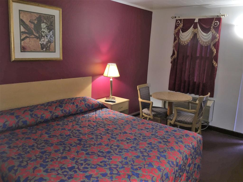 Budget Inn Wrightstown Екстериор снимка