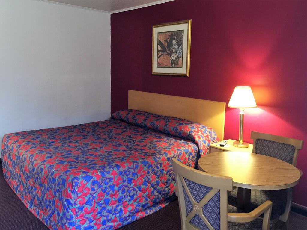 Budget Inn Wrightstown Екстериор снимка