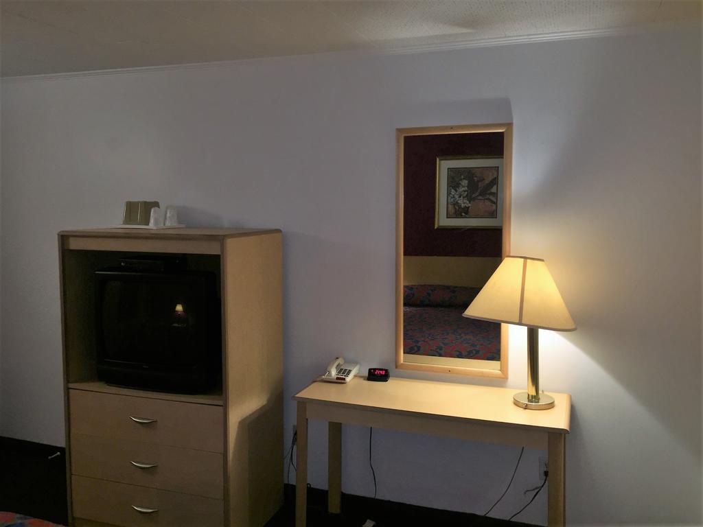 Budget Inn Wrightstown Екстериор снимка