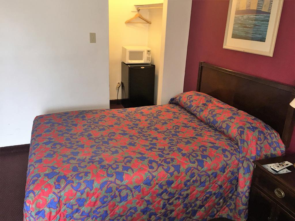 Budget Inn Wrightstown Екстериор снимка