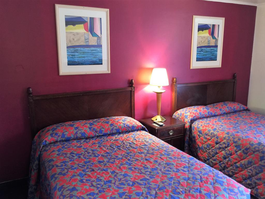 Budget Inn Wrightstown Екстериор снимка